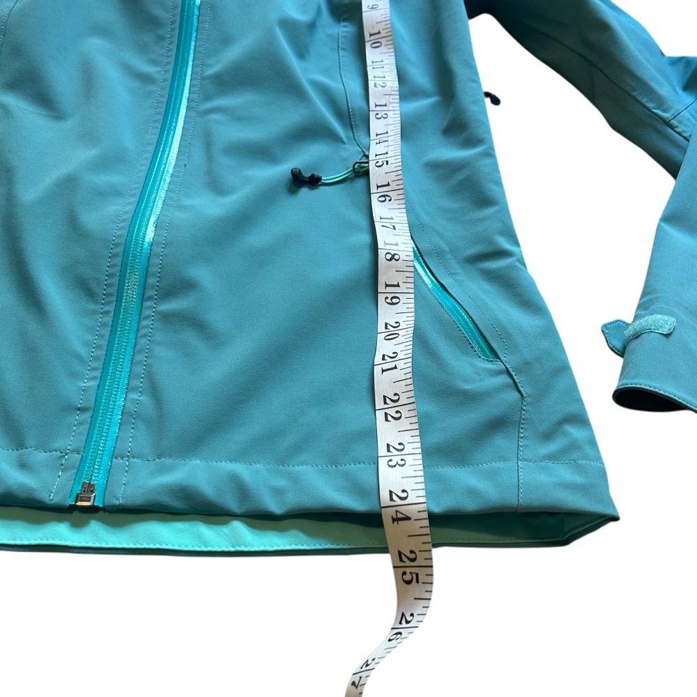 NEW Quechua | MH500 Lightweight Waterproof Hiking Jacket - Picture 14 of 16